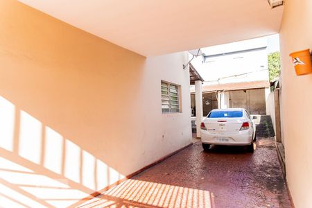 Casa para alugar com 185m², 3 quartos e 8 vagas Casa para alugar com 185m², 3 quartos e 8 vagasGaragem