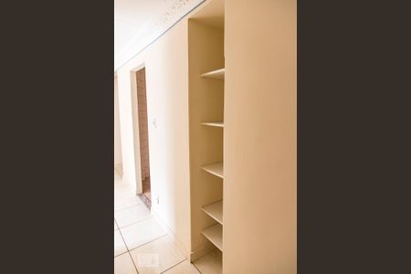 Apartamento à venda com 68m², 3 quartos e sem vaga Apartamento à venda com 68m², 3 quartos e sem vagaCorredor