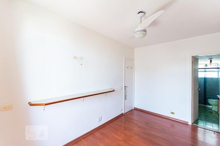 Apartamento à venda com 130m², 3 quartos e 2 vagas Apartamento à venda com 130m², 3 quartos e 2 vagasSuite