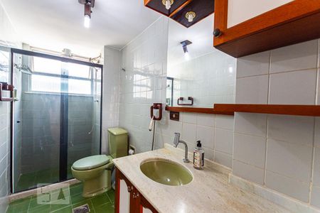 Apartamento à venda com 130m², 3 quartos e 2 vagas Apartamento à venda com 130m², 3 quartos e 2 vagasBanheiro da Suíte