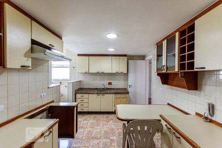 Apartamento à venda com 130m², 3 quartos e 2 vagas Apartamento à venda com 130m², 3 quartos e 2 vagasCozinha
