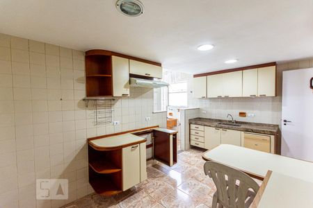 Apartamento à venda com 130m², 3 quartos e 2 vagas Apartamento à venda com 130m², 3 quartos e 2 vagasCozinha