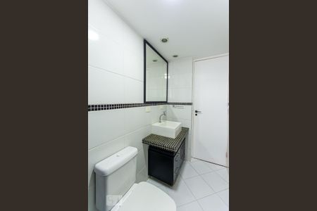 Apartamento à venda com 130m², 3 quartos e 2 vagas Apartamento à venda com 130m², 3 quartos e 2 vagasBanheiro Social