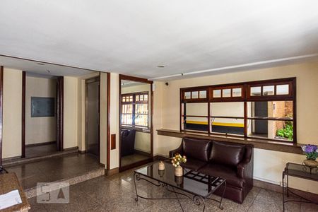 Apartamento à venda com 130m², 3 quartos e 2 vagas Apartamento à venda com 130m², 3 quartos e 2 vagasHall de Entrada