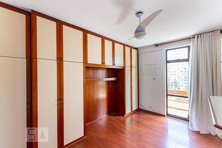 Suite de apartamento à venda com 3 quartos, 130m² em Icaraí, Niterói