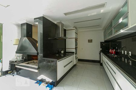 Cozinha de apartamento à venda com 5 quartos, 800m² em Partenon, Porto Alegre