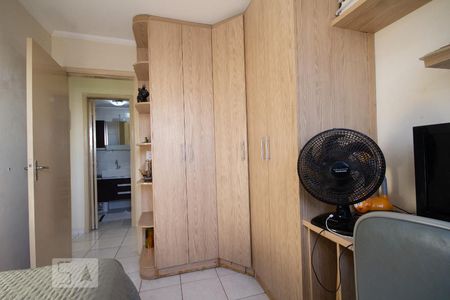 Quarto 1 de apartamento para alugar com 3 quartos, 58m² em Vila Mangalot, São Paulo