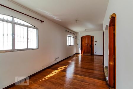 Sala de casa para alugar com 4 quartos, 250m² em Jardim Santa Mena, Guarulhos
