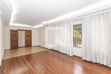 Casa para alugar com 294m², 3 quartos e 5 vagasSala