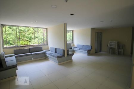 Apartamento para alugar com 80m², 3 quartos e 1 vaga Salão de festas