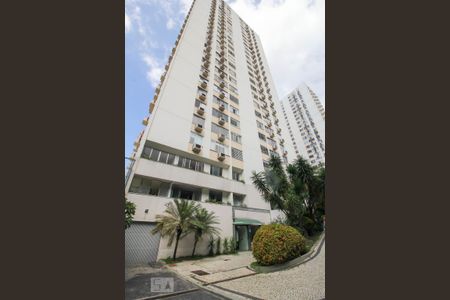 Apartamento para alugar com 80m², 3 quartos e 1 vagaFachada do bloco