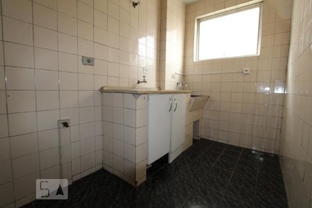 Cozinha de apartamento para alugar com 1 quarto, 33m² em Rebouças, Curitiba