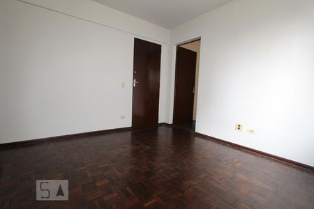 Sala de apartamento para alugar com 1 quarto, 33m² em Rebouças, Curitiba