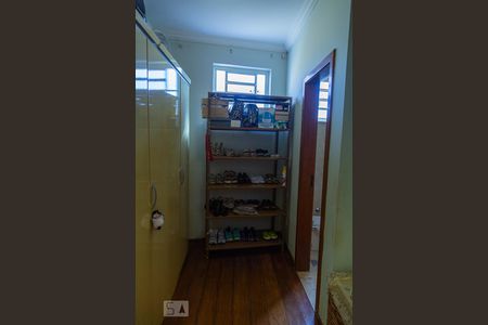 Casa à venda com 180m², 4 quartos e 4 vagasCloset Suíte 1