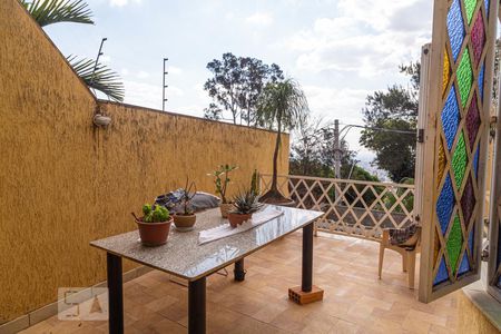 Casa à venda com 180m², 4 quartos e 4 vagasVaranda da Sala 3