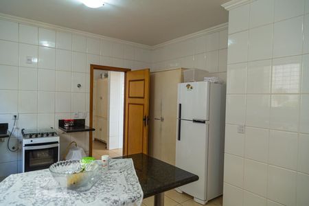 Casa à venda com 180m², 4 quartos e 4 vagasCozinha