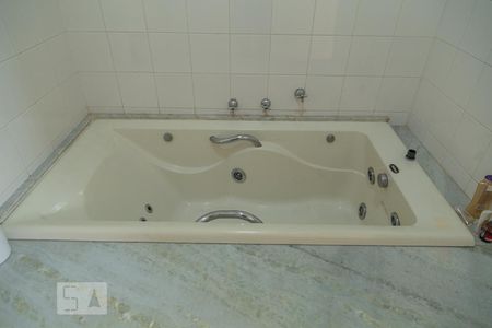 Casa à venda com 180m², 4 quartos e 4 vagasHidromassagem do Consultório 