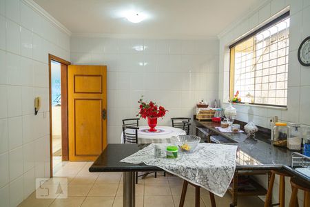 Casa à venda com 180m², 4 quartos e 4 vagasCozinha