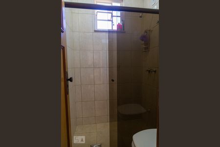 Casa à venda com 180m², 4 quartos e 4 vagasBanheiro de Serviço