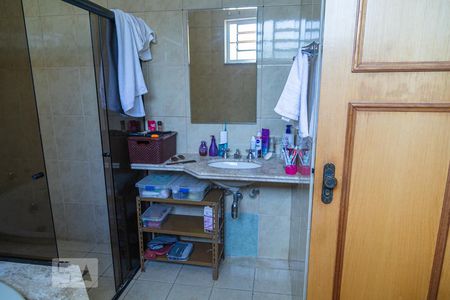 Casa à venda com 180m², 4 quartos e 4 vagasBanheiro da Suíte 1