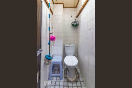 Apartamento para alugar com 70m², 2 quartos e sem vaga Apartamento para alugar com 70m², 2 quartos e sem vagaBanheiro de Serviço