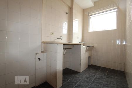 Cozinha de apartamento para alugar com 1 quarto, 33m² em Rebouças, Curitiba