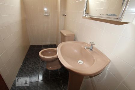 Banheiro de apartamento para alugar com 1 quarto, 33m² em Rebouças, Curitiba