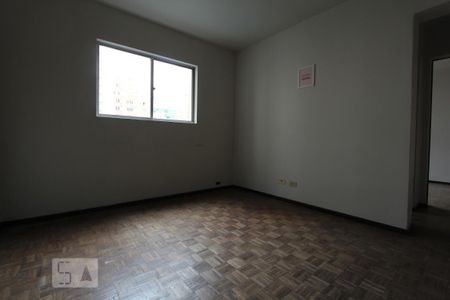 Sala de apartamento para alugar com 1 quarto, 33m² em Rebouças, Curitiba