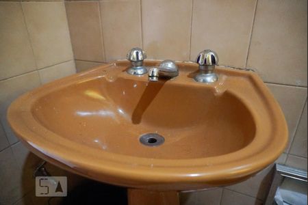 Casa à venda com 250m², 3 quartos e 6 vagasBanheiro Social