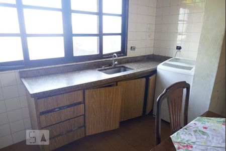 Casa à venda com 250m², 3 quartos e 6 vagasCozinha