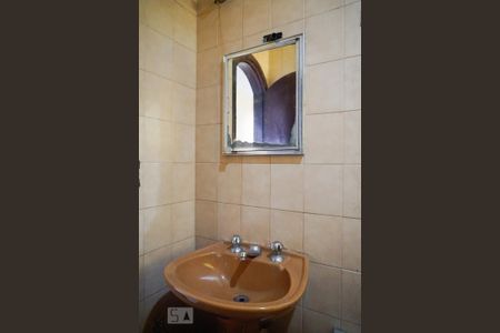 Casa à venda com 250m², 3 quartos e 6 vagasBanheiro Social