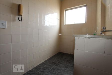 Cozinha de apartamento para alugar com 1 quarto, 33m² em Batel, Curitiba