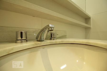 Apartamento para alugar com 70m², 2 quartos e 2 vagasBanheiro Social