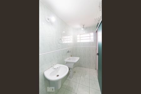 Apartamento à venda com 45m², 2 quartos e sem vaga Apartamento à venda com 45m², 2 quartos e sem vagaBanheiro