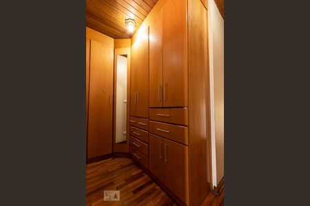 Casa à venda com 500m², 5 quartos e 3 vagasCloset quarto 1