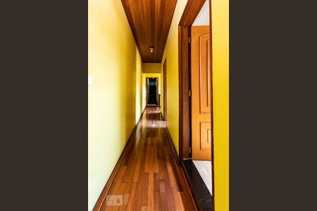 Casa à venda com 500m², 5 quartos e 3 vagasCorredor 