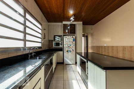Casa à venda com 500m², 5 quartos e 3 vagasCozinha