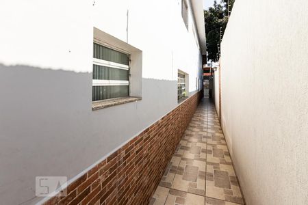 Casa à venda com 500m², 5 quartos e 3 vagasCorredor de acesso 