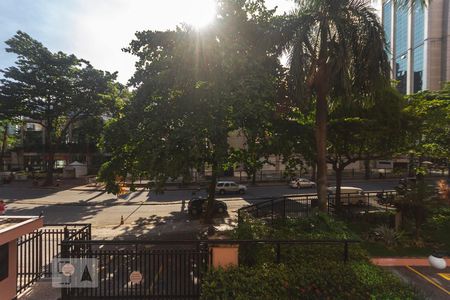 Apartamento à venda com 80m², 2 quartos e 1 vaga Apartamento à venda com 80m², 2 quartos e 1 vagaVista