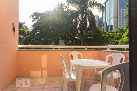 Apartamento à venda com 80m², 2 quartos e 1 vaga Apartamento à venda com 80m², 2 quartos e 1 vagaVaranda