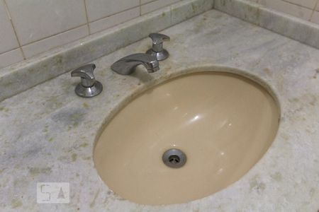 Apartamento à venda com 80m², 2 quartos e 1 vaga Apartamento à venda com 80m², 2 quartos e 1 vagaBanheiro da Suíte 2