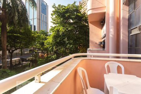 Apartamento à venda com 80m², 2 quartos e 1 vaga Apartamento à venda com 80m², 2 quartos e 1 vagaVaranda