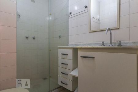 Apartamento à venda com 80m², 2 quartos e 1 vaga Apartamento à venda com 80m², 2 quartos e 1 vagaBanheiro da Suíte