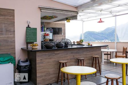 Apartamento à venda com 80m², 2 quartos e 1 vaga Apartamento à venda com 80m², 2 quartos e 1 vagaRestaurante