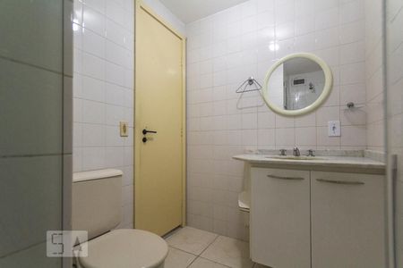 Apartamento à venda com 80m², 2 quartos e 1 vaga Apartamento à venda com 80m², 2 quartos e 1 vagaBanheiro da Suíte 2