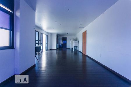 Apartamento à venda com 80m², 2 quartos e 1 vaga Apartamento à venda com 80m², 2 quartos e 1 vagaSalão de festas