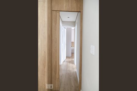 Corredor de apartamento para alugar com 2 quartos, 70m² em Vila Nova Conceição, São Paulo