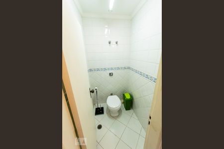 Casa à venda com 336m², 5 quartos e 3 vagasEdícula - Banheiro de serviço