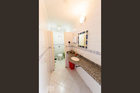 Casa à venda com 336m², 5 quartos e 3 vagasEdícula - Banheiro de serviço