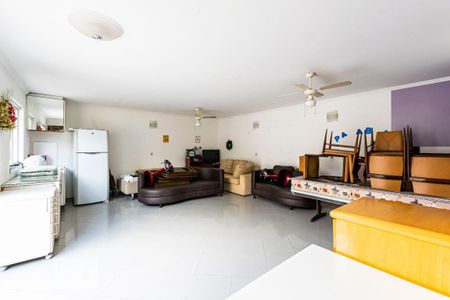 Casa à venda com 336m², 5 quartos e 3 vagasEdícula - Salão de festas